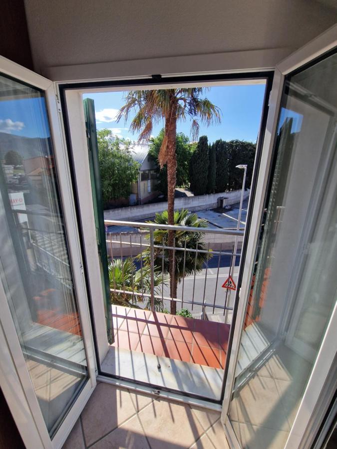 Palm House Apartment Albenga Bagian luar foto