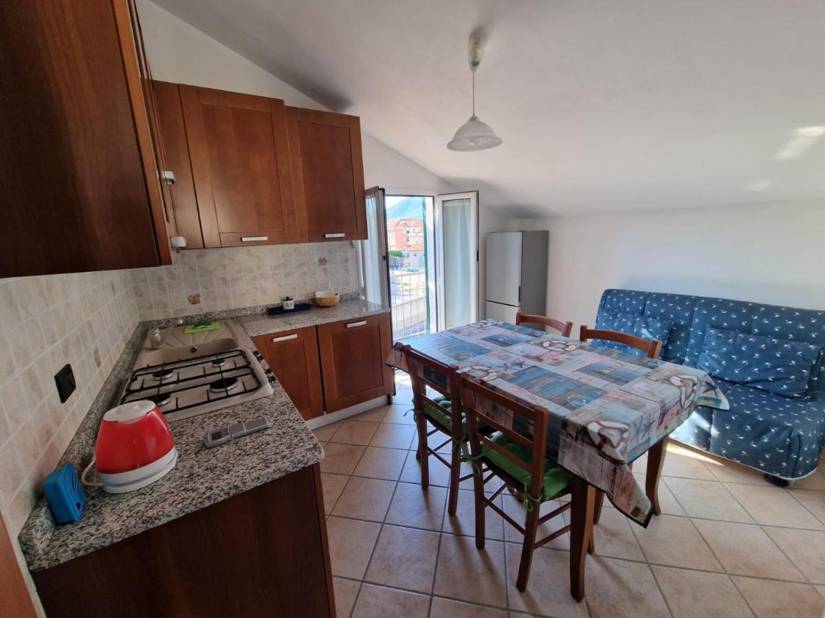 Palm House Apartment Albenga Bagian luar foto